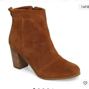 Toms Lunata Cinnamon Brown Suede Perforated Block Heel Ankle Booties Size 9.5